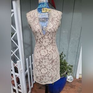 Dress Forum Cocktail Party Dress Lace Midi-Dress Size Small